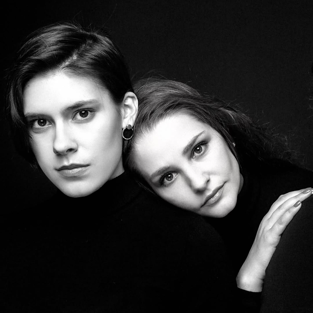    Глафира Тарханова с сестрой. Фото: Инстаграм (запрещён в РФ) @glafiratarhanova