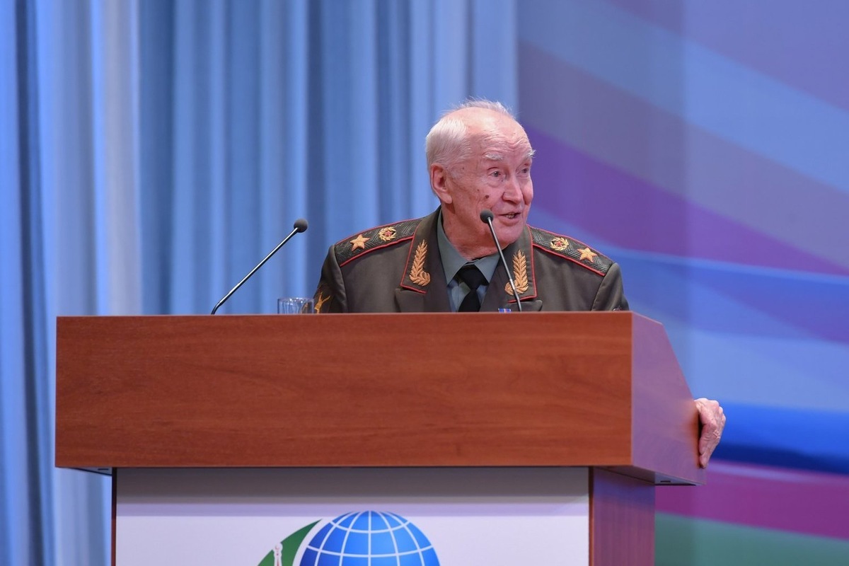    Подозрения о том, что речь может идти о сыне выдающегося татарского генерала Махмута Гареева (на фото), появились из частных бесед. взято с сайта tatarstan.ru