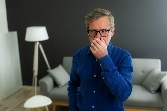 Давайте и мы с вами ненадолго станем такими детективами от медицины и разберемся, о чем может рассказать внезапно изменившийся аромат вашего тела.
