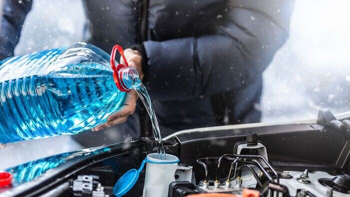 Залив незамерзающей жидкости, не имеющей осадка