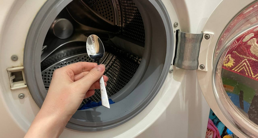   Кидаю ложку в стиральную машину при каждой стирке: рабочий лайфхак - никакого волшебства, только наука
