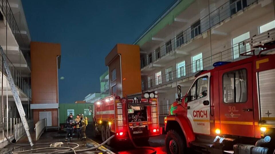     Инфекционная больница загорелась в Саратове t.me/МЧС Саратовской области