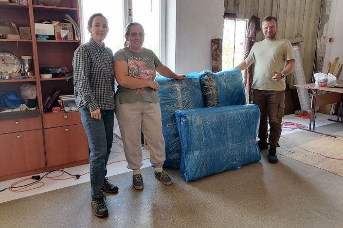    Наталия (крайняя слева) вместе с волонтерами движения "СВОи"