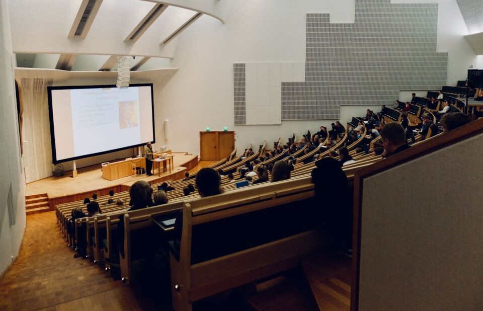    Образование. Студенты . Источник: unsplash.com