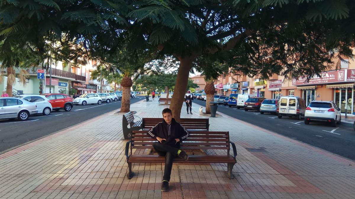 Гулять по Канделярии рано утром: одно удовольствие: еще не жарко,  суеты городской нет,  магазины закрыты,  но уже открыты пекарни,  откуда доносятся умопомрачительные ароматы свежеиспеченных булок   