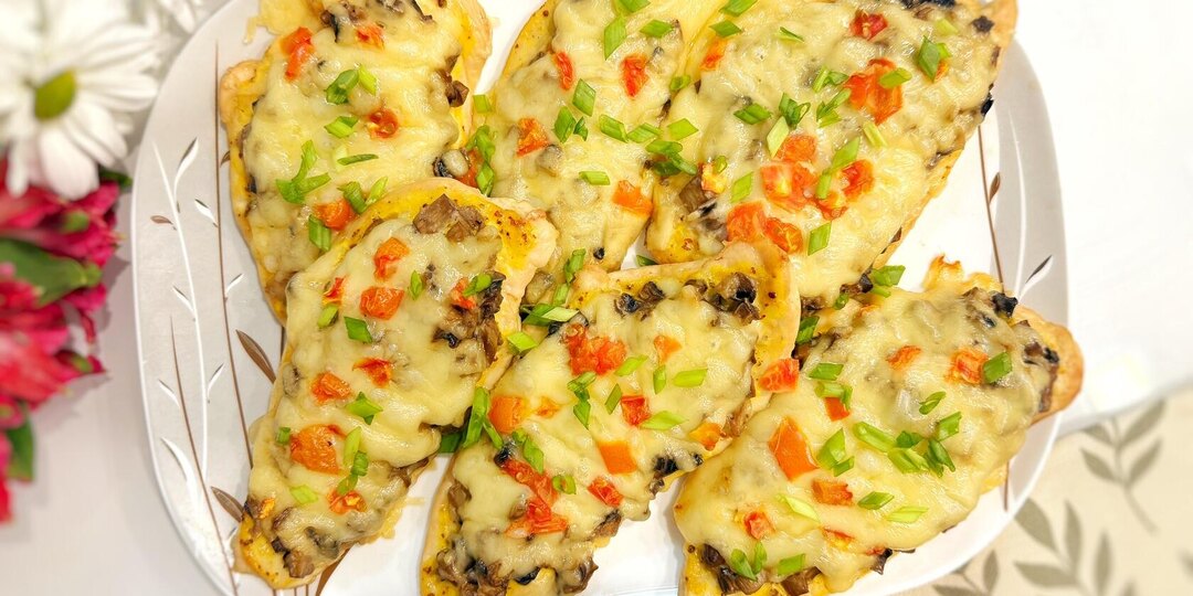 Больше никаких сухих грудок! Очень нежное куриное филе под шубкой в духовке