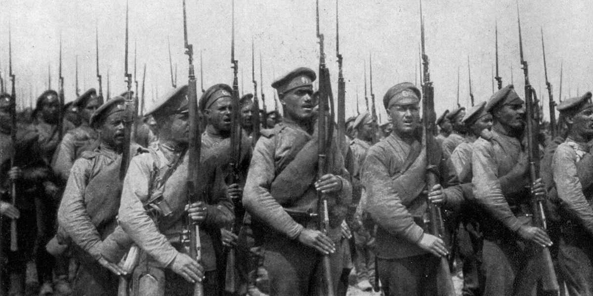 Солдаты российской армии во время Первой мировой войны, вооруженные винтовкой Мосина