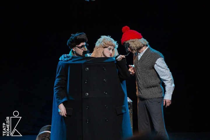 Сцена из "Премудрого пискаря". Фото с сайта театра. Я строго соблюдаю правила и во время спектакля не фотографирую, только на поклонах