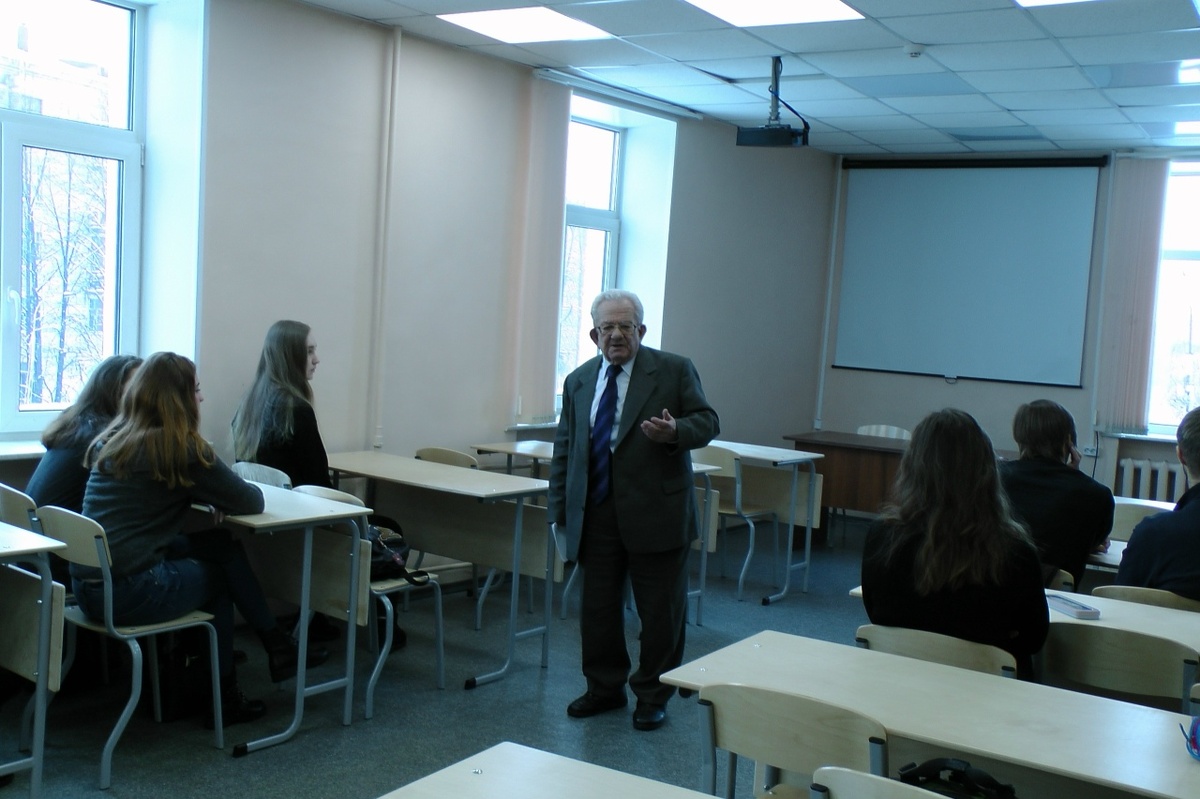    В Петрозаводске простятся с легендой иняза Эрнестом Цыпкиным© ПетрГУ