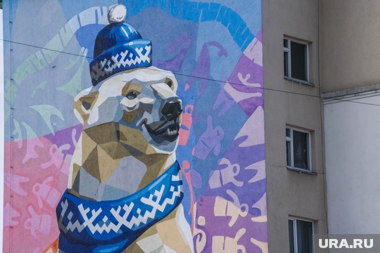     Композиция с белыми медведями стала украшением к новому году (архивное фото)