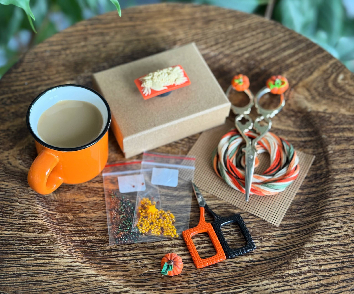 Будущая коробочка с тыквами)) уже готова 