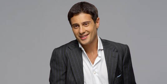 Антон Макарский: От спорта к сцене — история талантливого артиста. Как живет?