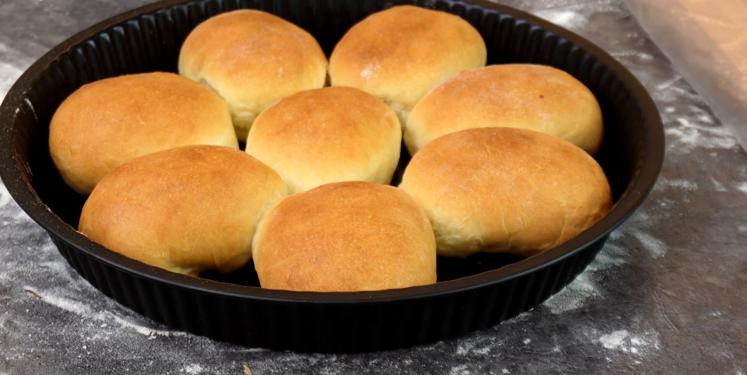 Дрожжи, вода, мука: больше ничего не нужно. Пирожки, которые просят повторить. Даже свекровь.