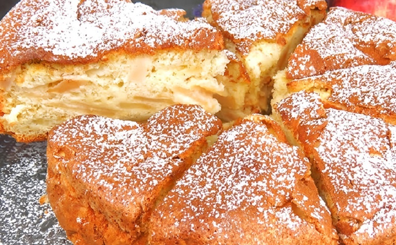 Королевская шарлотка: яблочный пирог, который тает во рту