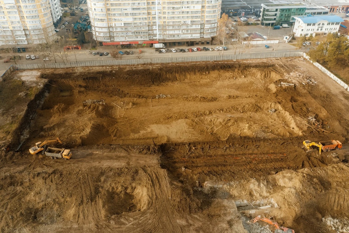 Патрики Краснодар - начало строительства. Ниже покажу что на данный момент, так как это данные с 2022 года, т.е. три года назад. 