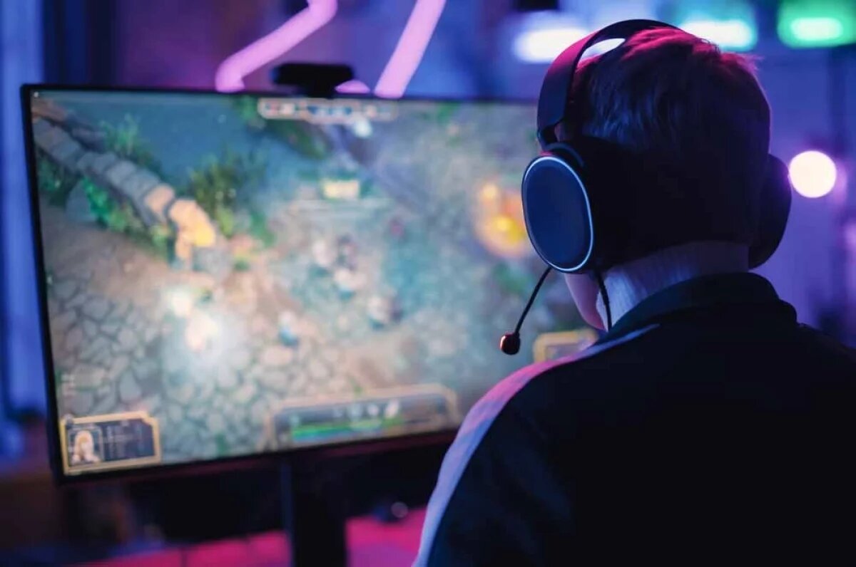    В компьютерных клубах будут проходить турниры, мастер-классы и лекции по игровой тематике.