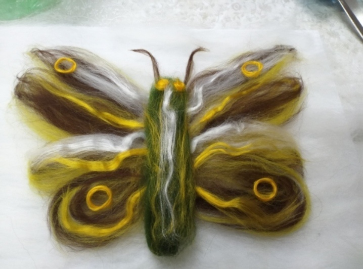 Бабочка вышла не очень, но я поняла, что это очень интересно. Затягивает. 