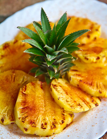 Ананас на гриле