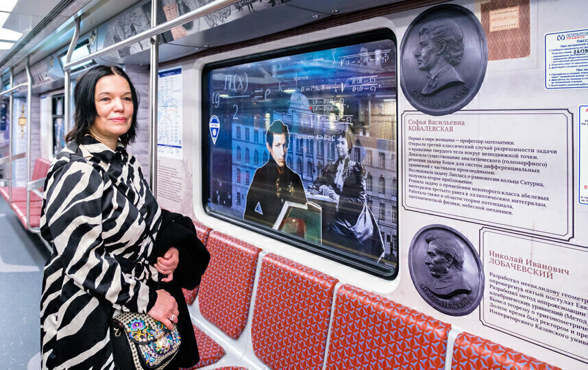    Пассажиры этого поезда могут увидеть более тысячи архивных фотографий, которые рассказывают об истории метро и Санкт-ПетербургаАлёна Бобрович