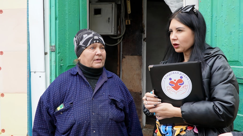    Надежда Мовчан и Тамара Халина (слева направо). Фото Сергея Курбана. Евгения Мажитова