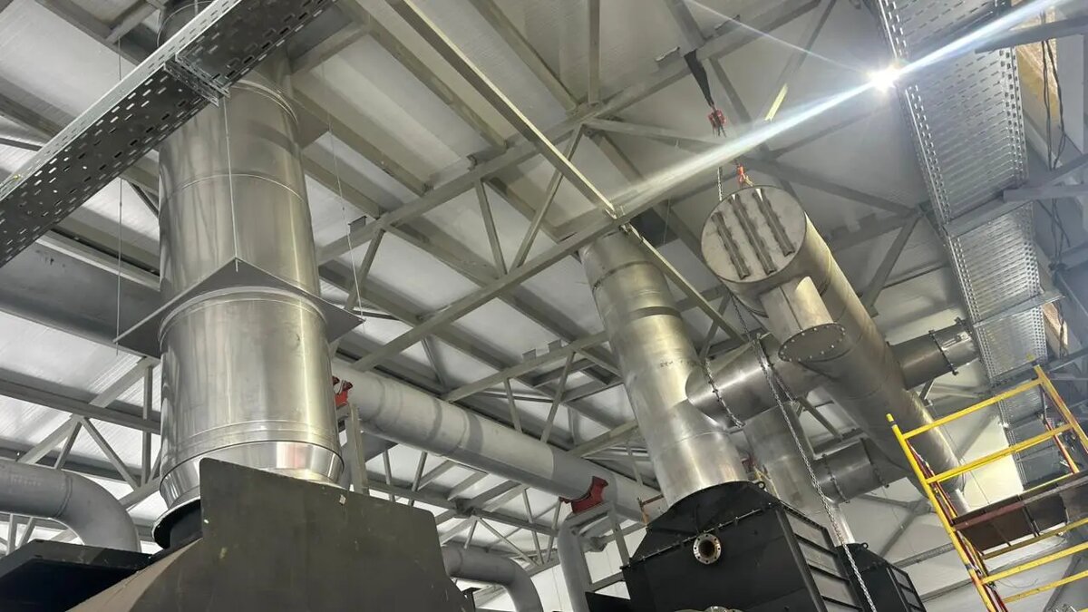 Дымовые трубы из нержавеющей стали, изготовленные по проекту Уральского завода дымовых труб "Модуль"