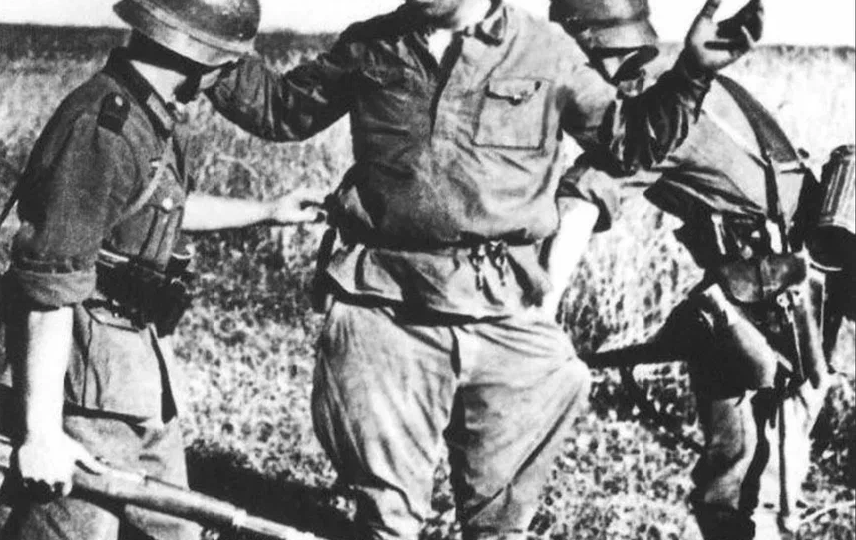 Немцы хохотали и предвкушали награду за легенду, но в кармане бойца притаился разящий сюрприз