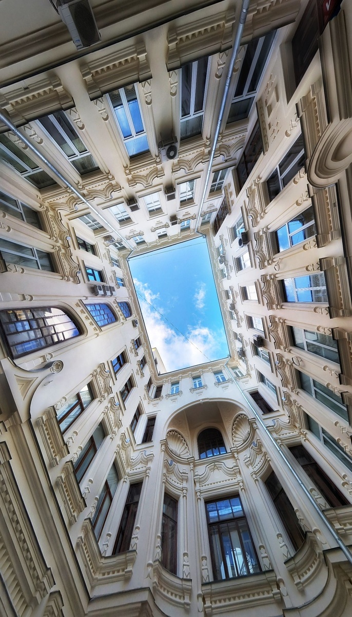 Внутри Саввинского подворья. Фото: Сергей Шандин PictoTravel