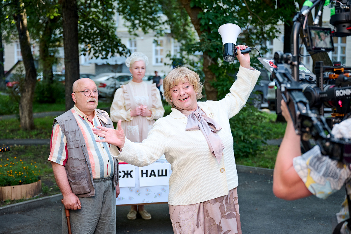 Дмитрий Брекоткин в сериале «Мама будет против». Фото: телеканал СТС