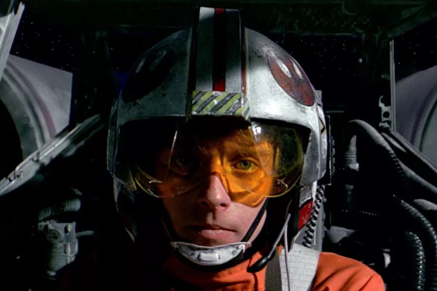 Кадр из фильма, Люк в кабине X-wing'а.