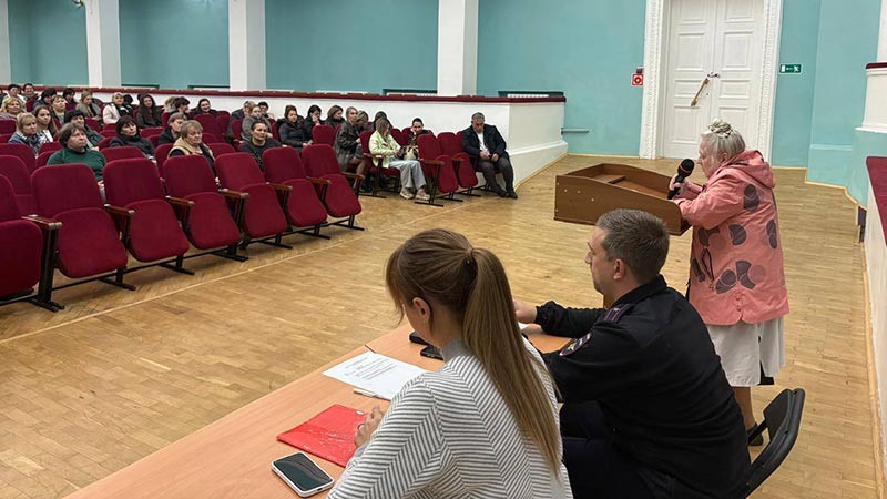    Полицейские Курганинского района проводят беседы по профилактике мошенничества