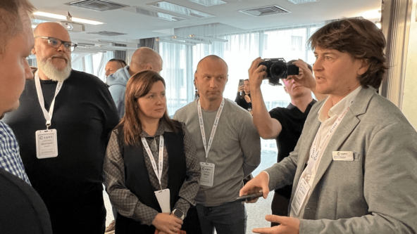 Выступление вызвало большой интерес у собравшихся. Во время перерыва многие участники конференции подошли к эксперту, чтобы лично задать свои вопросы и выяснить все нюансы внедрения WMS.