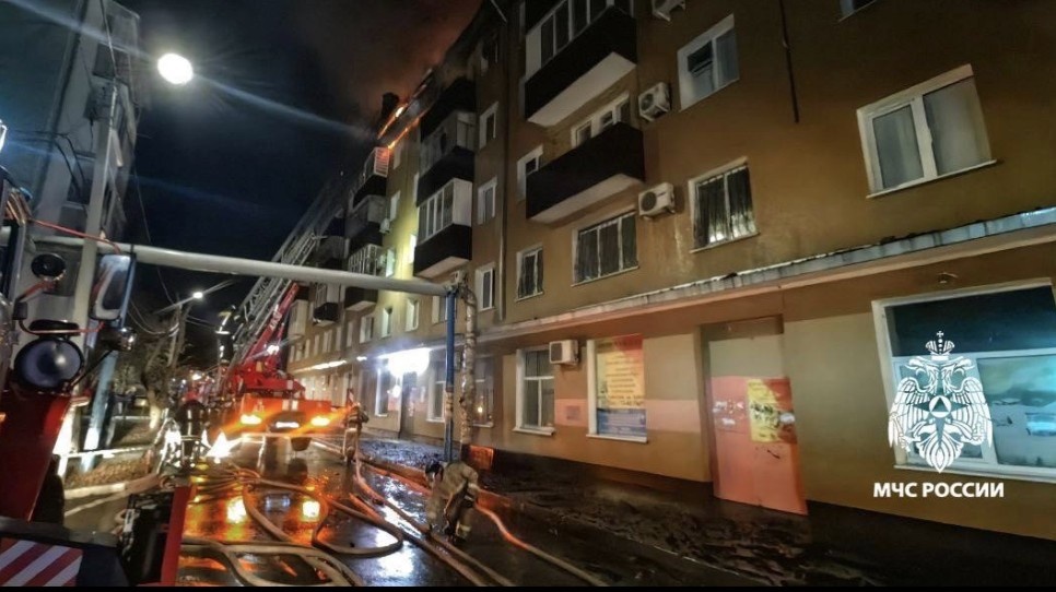    Один человек госпитализирован после пожара в МКД №10 в Оренбурге