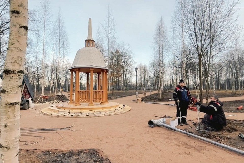    В парке Ярославля установили беседку похожую на ту, что стояла здесь много лет назад. Мэрия Ярославля