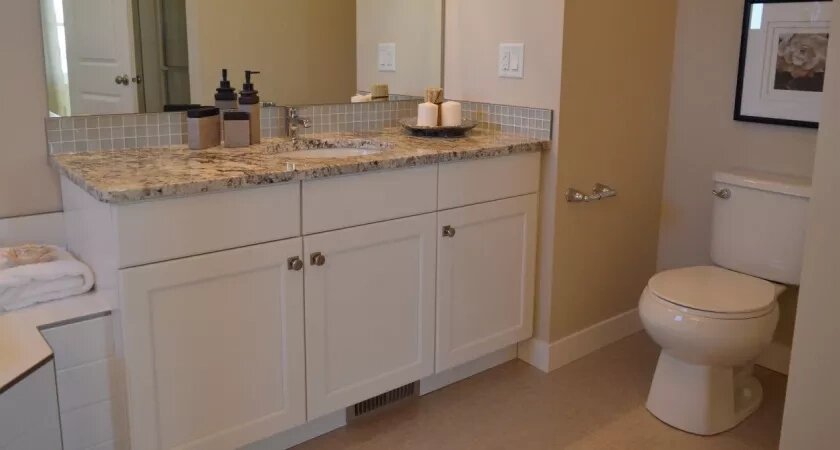    Бросаем три ложки в унитаз – через 10 минут забываем о налете и желтизне: чистота и свежесть