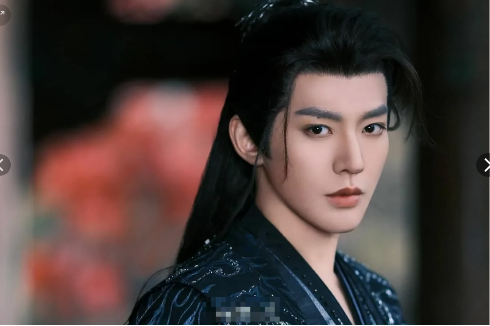 Снимок с экрана монитора. Китайский актер Дэн Вэй.