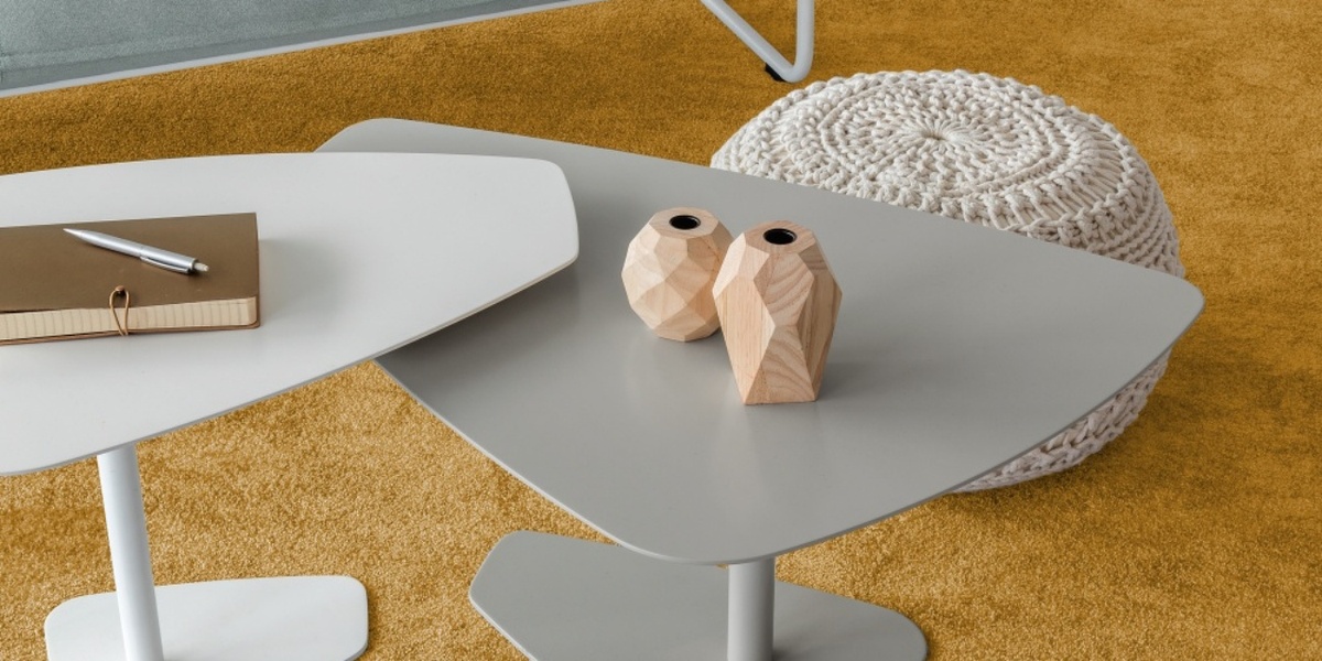 Немного фантазии и стол станет центром вселенной или помещения 