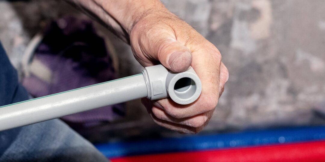 Почему полипропиленовые трубы служат меньше, чем обещают: удобство для монтажников и ловушка для хозяев?