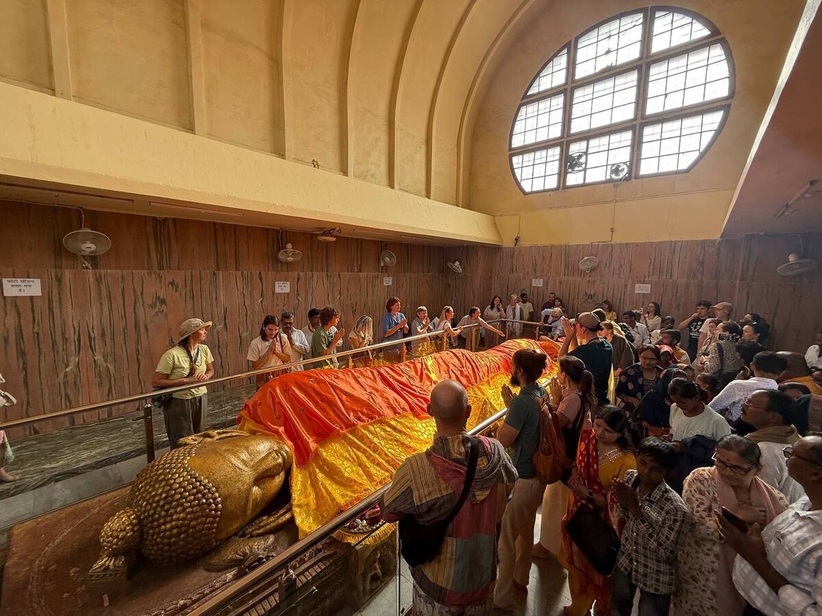 Кушинагара - места, где Будда ушел в Махапаринирвану (покинул тело).