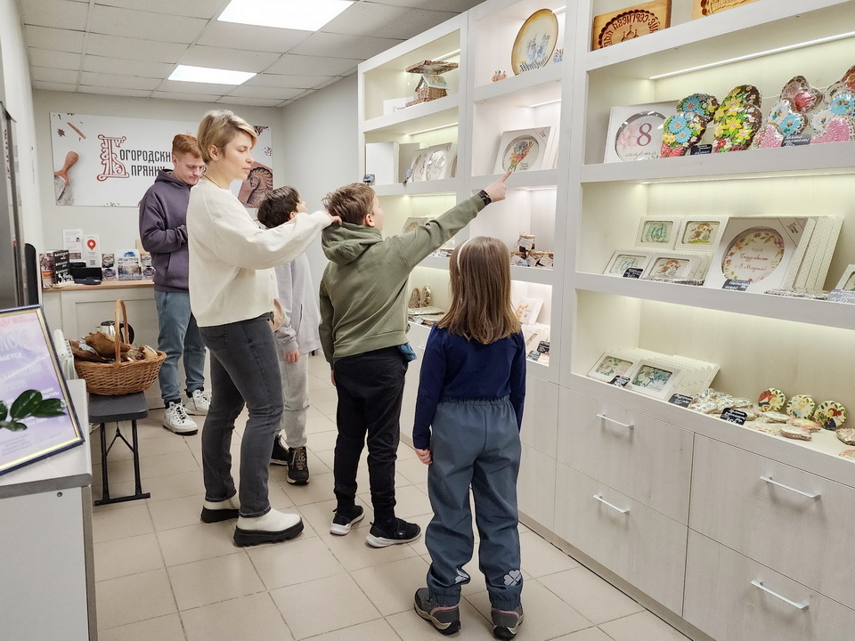 Современный интерьер магазина пряников в бывшем туалете. Фото: МедиаБанк Подмосковья Ольга Аввакумова