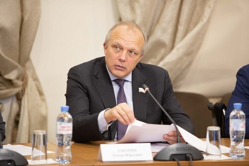    Штраф за безбилетный проезд хотят повысить до двух тысяч рублей, за незаконные рисунки - до пяти тысяч.