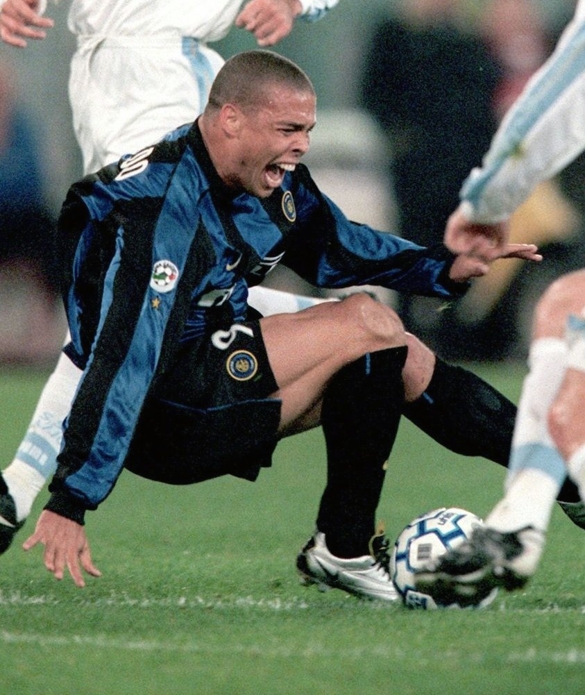 Тот пас, робкая попытка обыграть защитника «Лацио» — и страшный хруст, услышанный даже на трибунах.