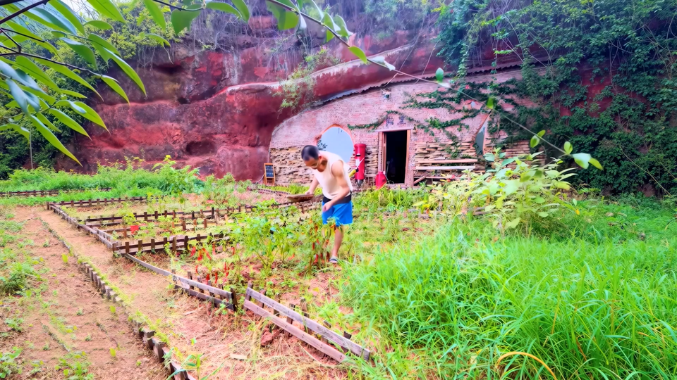 ФОТО: Кадр программы "Невероятно интересные истории", РЕН ТВ