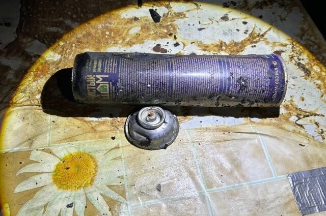    Баллон с аэрозолем, который взорвался и убил женщину в Ачинске. Фото: ГСУ СК России по Красноярскому краю и Республике Хакасия