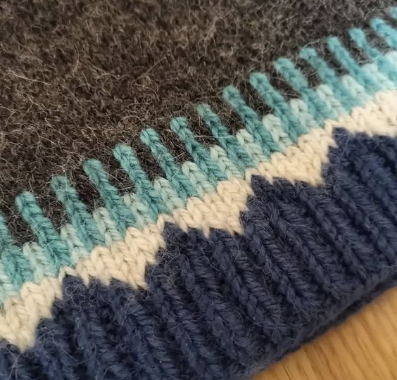 🧶 Детали и изюминки: минимальные включения жаккарда в изделие