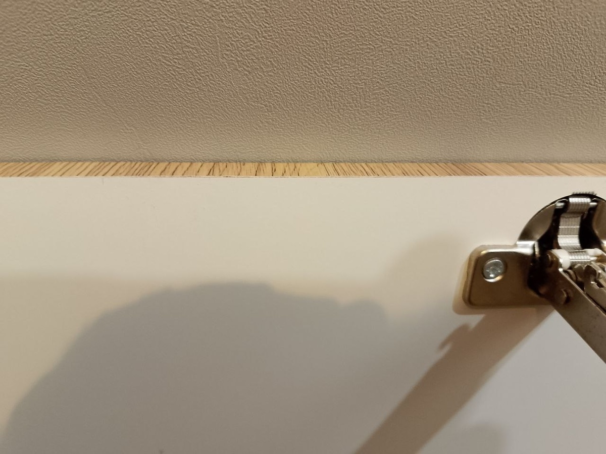 Приклеил плёнку акриловым клеем