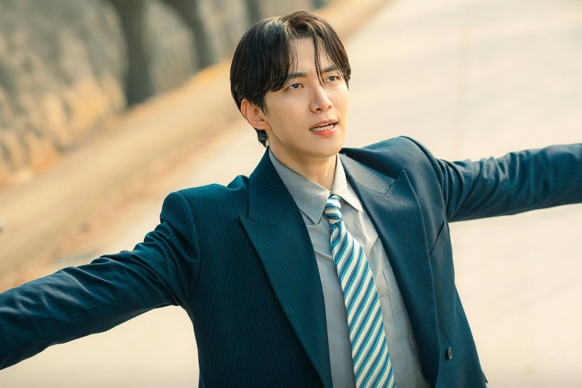 Кадр из дорамы «Босс компании Тайфун», на момент написания обзора вышло 10 серий из 16.