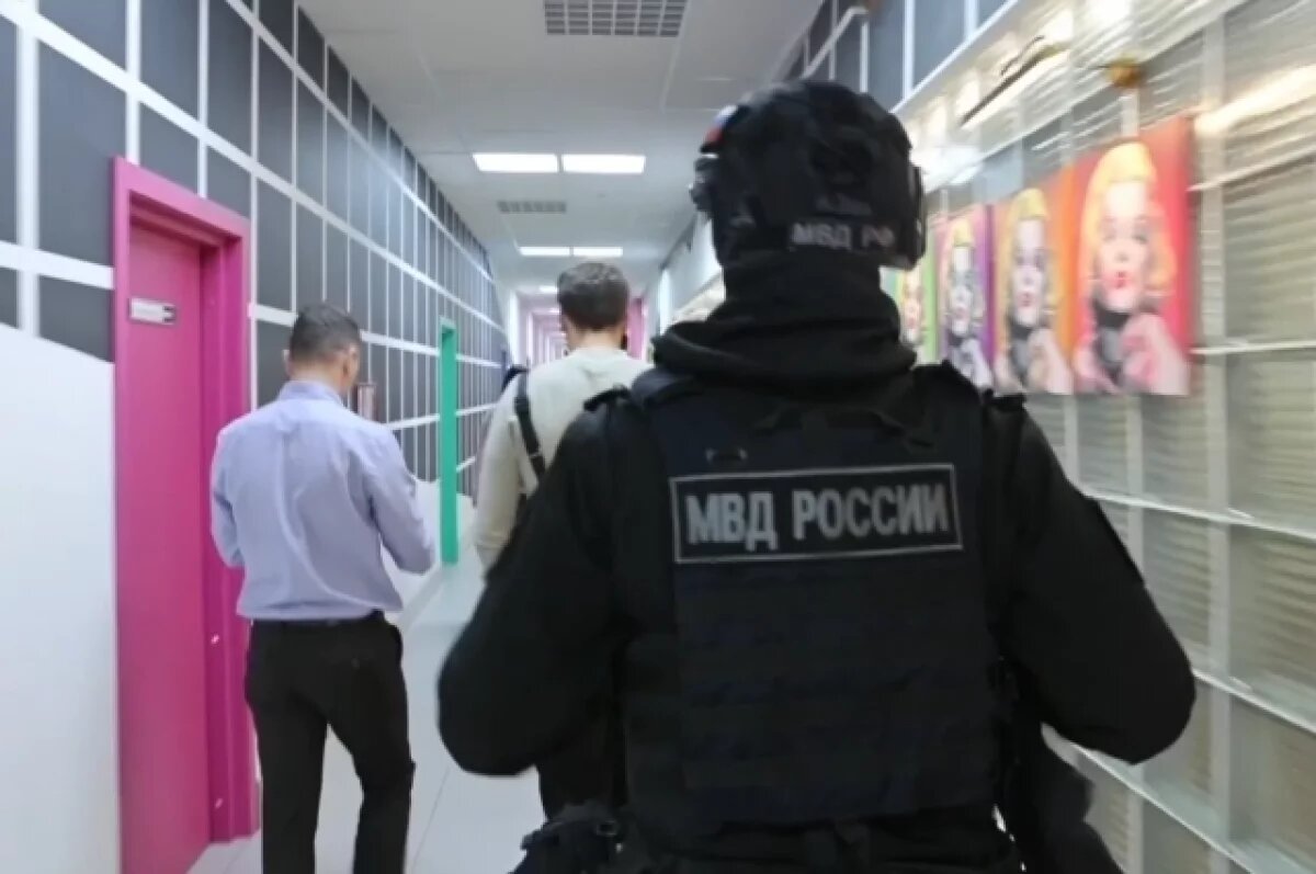    В Уголовный кодекс внесены изменения, устанавливающие ответственность за «дропперство» и незаконное использование сим-боксов.