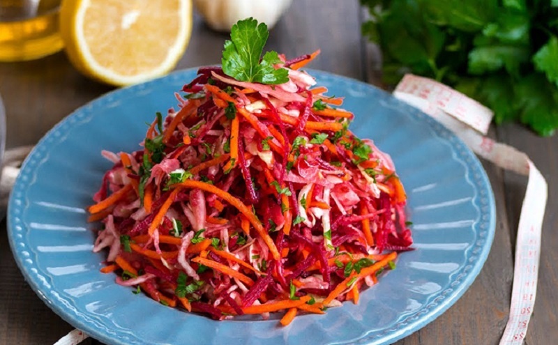 Овощной салат за 10 минут: полезно и вкусно без лишних калорий