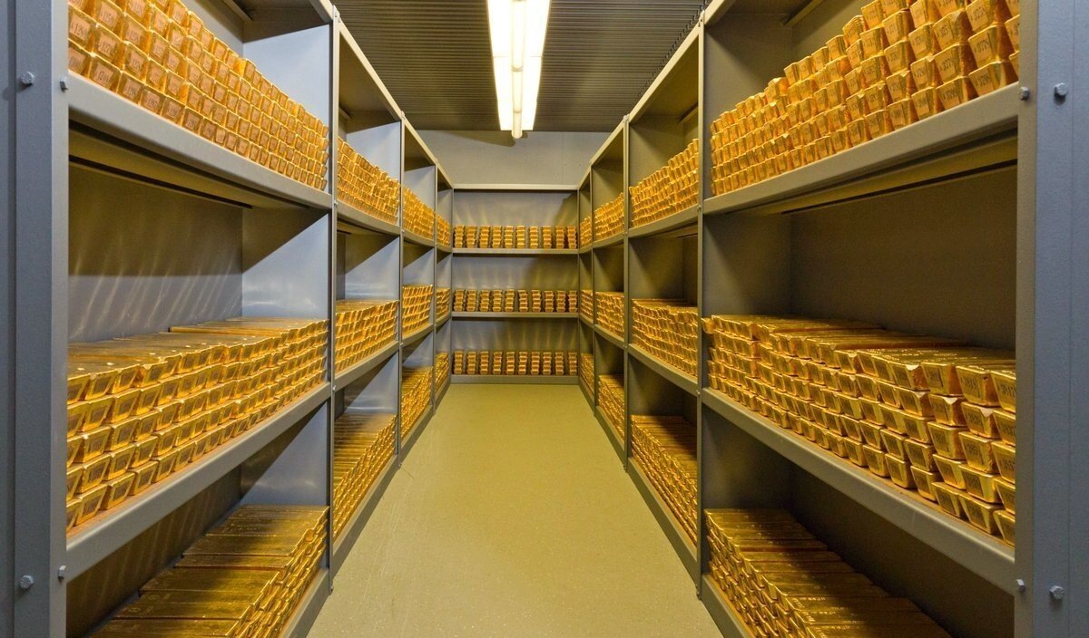    За последний год золотые резервы России рекордно увеличились