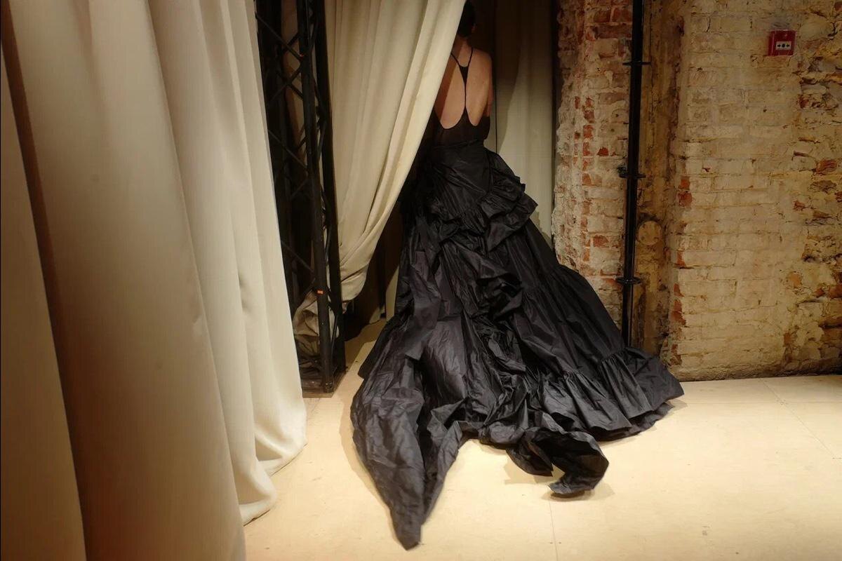 Марат Нафис📷Бэкстейдж показа коллекции Sashaverse осень—зима 2026–2027